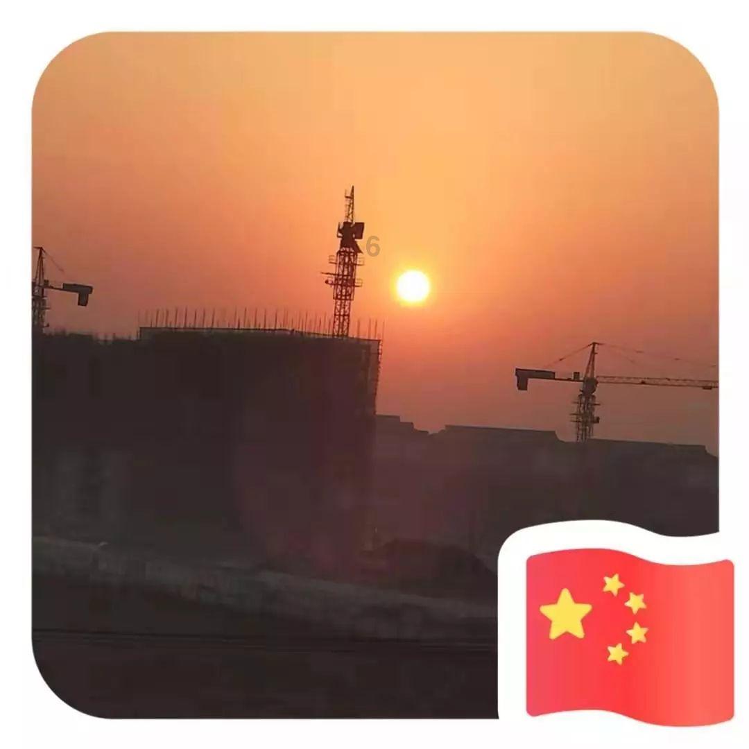 有丶夸张...巴林球员小禁区内无人盯防,面对半空门射高